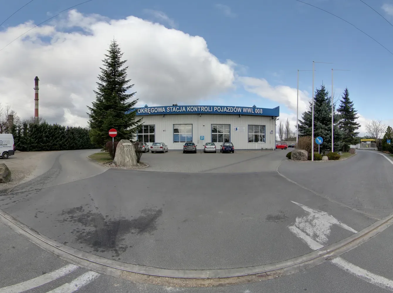 Utwardzony plac i wjazd na teren firmy Zientara