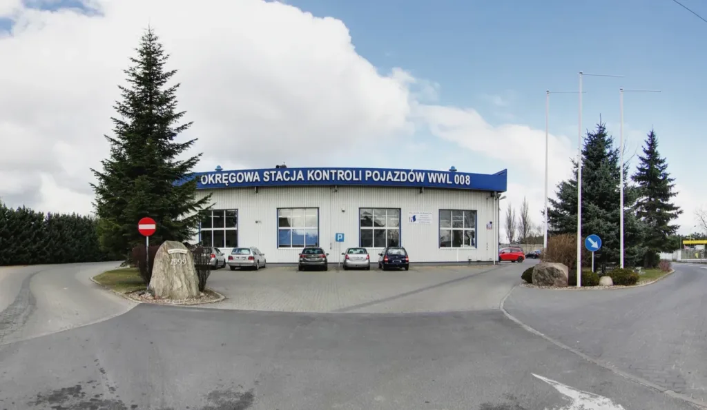 Budynek firmy Jan Zientara z Okręgową Stacją Kontroli Pojazdów WWL/008 przy Szosie Jadowskiej w Wołominie