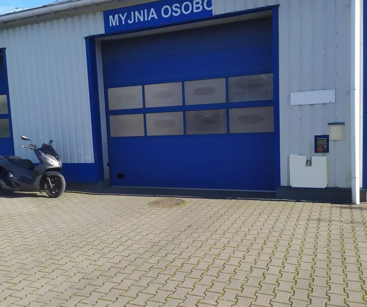 Brama myjni samochodów osobowych